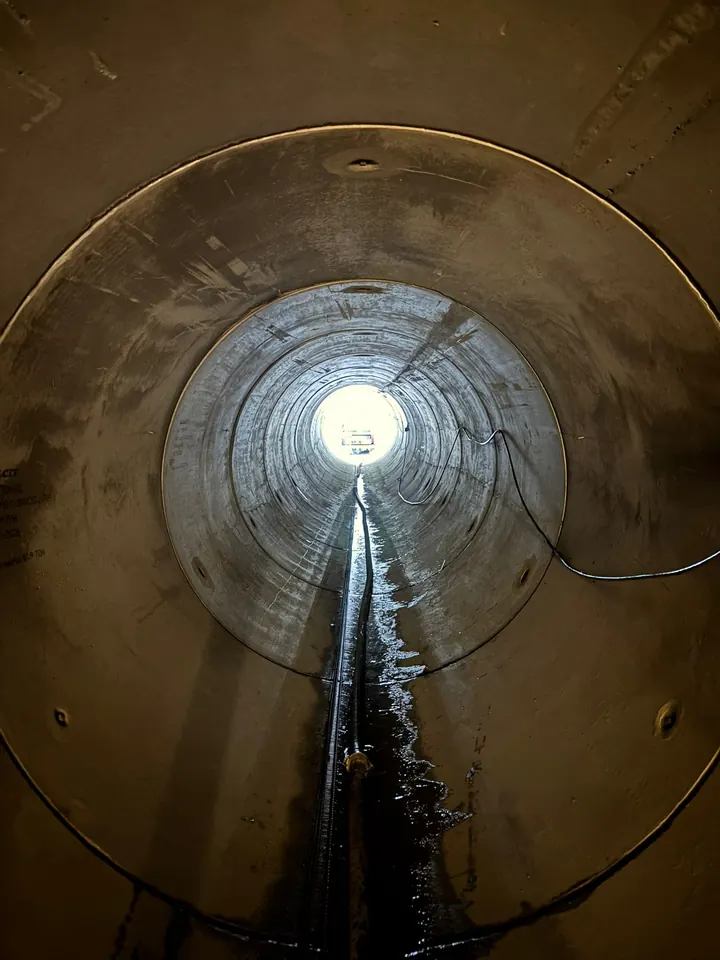 Vista interna di una condotta di grande diametro